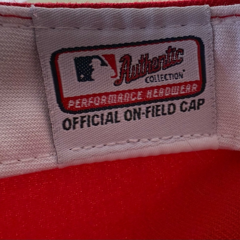 Philadelphia Phillies Stars & Stripes Embroidered Hat - Picture 7 of 8